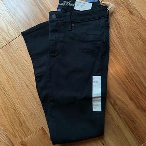 Black Mid-Rise Skinny